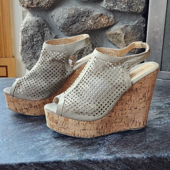 Charles Albert Beige Perforated Cork Open Toe Wedge Slingbacks Size 7 - Picture 11 of 14